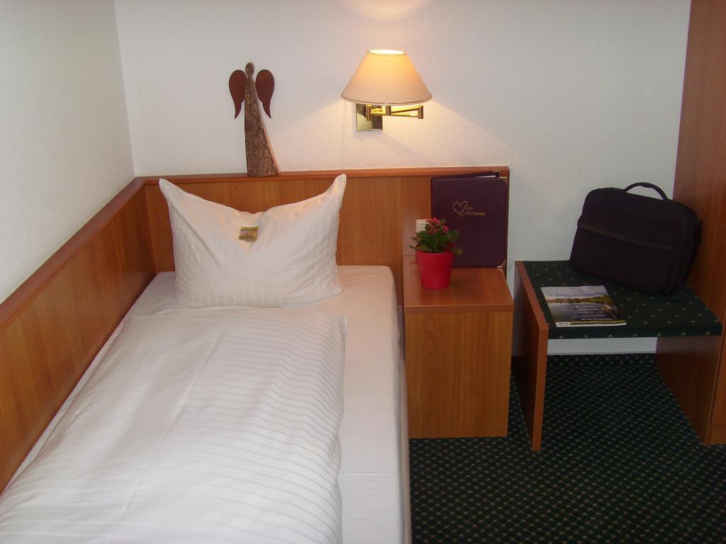 Hotel & Restaurant Engel Herbertingen Room photo